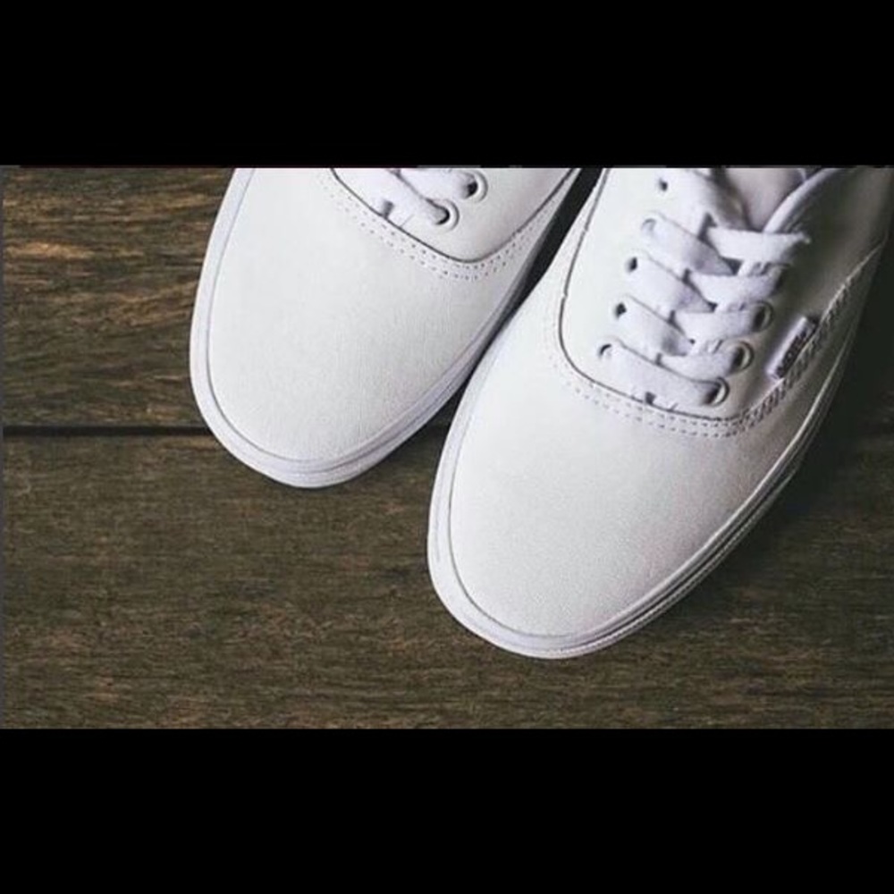 Authentic Vans Sneakers (White)